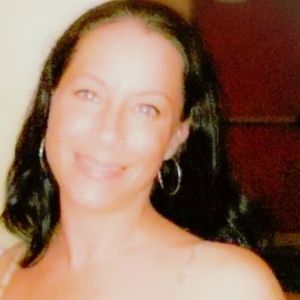 Meet your Posher, Deborah